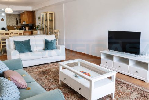 Townhouse-5-bedrooms-4-bathroom-with-Mountain-View2-livingroom-kitchen-basement-Coin-Malaga
