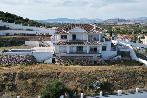 Villa-5bedrooms-3bathrooms-pool-terraces-Front-view-today-Alhaurin-el-Grande-Magnificasa