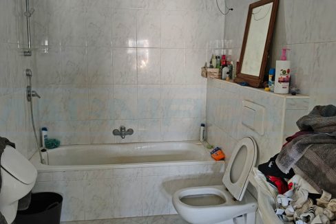 Villa-5bedrooms-3bathrooms-pool-terraces-view-guest-bathroom-Alhaurin-el-Grande-Magnificasa