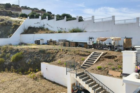 Villa-5bedrooms-3bathrooms-pool-terraces-view-right-garden-Alhaurin-el-Grande-Magnificasa
